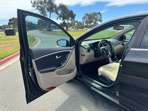 Used 2013 Hyundai Elantra GT FWD image 13