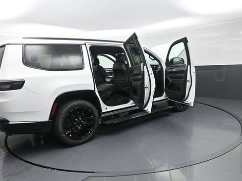 New 2026 Jeep Grand Wagoneer Limited AWD/4WD image 36