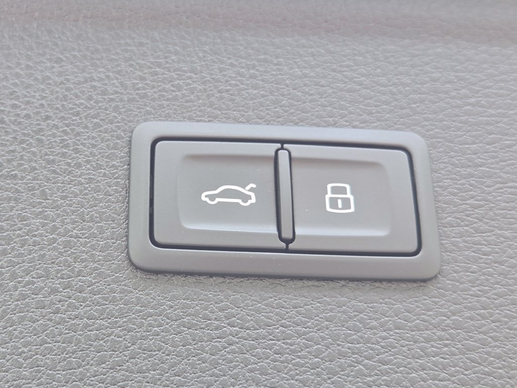 Certified 2024 Audi Q5 e Premium Plus AWD/4WD image 29