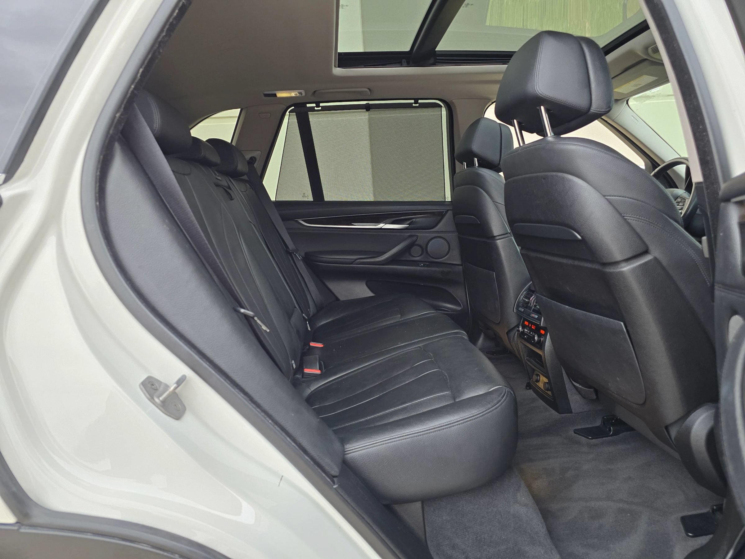 Used 2015 BMW X5 xDrive50i AWD/4WD image 53
