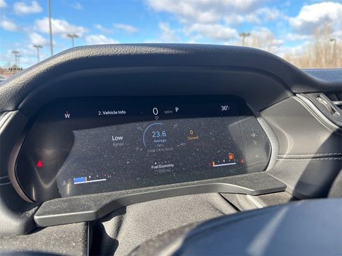 Used 2023 Jeep Grand Cherokee L Laredo image 28