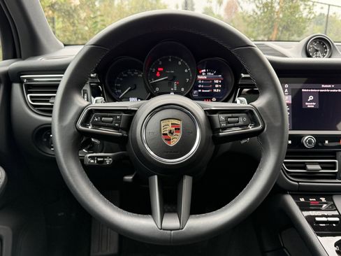 Used 2025 Porsche Macan image 15
