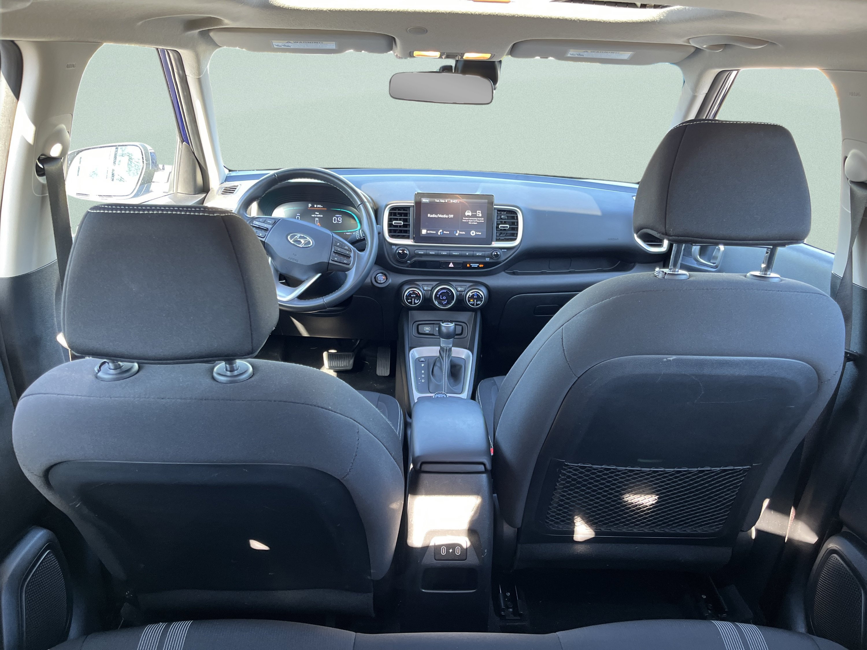 Used 2025 Hyundai Venue SEL FWD image 12