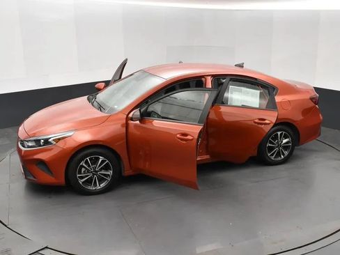 Used 2024 Kia Forte LXS FWD image 7