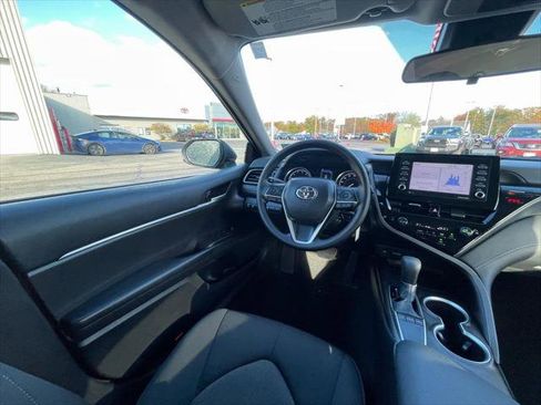 Used 2024 Toyota Camry LE image 10