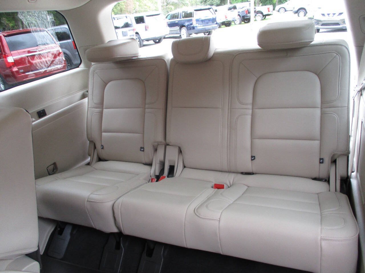 Used 2018 Lincoln Navigator Reserve w/ Technology Package AWD/4WD image 38