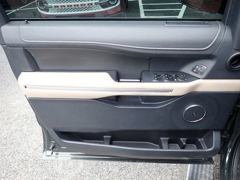 Used 2022 Ford Expedition Limited AWD/4WD image 23