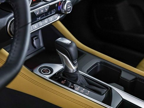 Used 2025 Nissan Sentra SV w/ SV Premium Package image 24