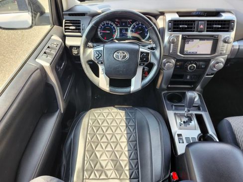 Used 2015 Toyota 4Runner SR5 AWD/4WD image 13