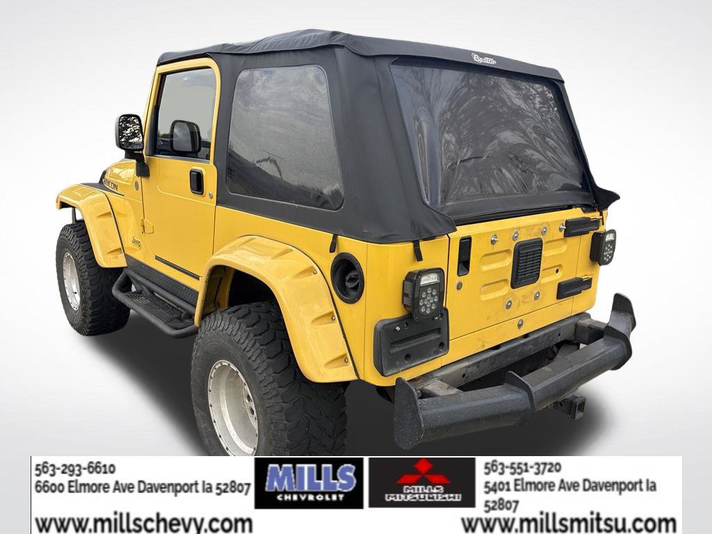 Used 2004 Jeep Wrangler Rubicon w/ Dual Top Group AWD/4WD image 2