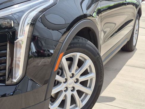 Used 2023 Cadillac XT4 Luxury w/ Cold Weather Package FWD image 5