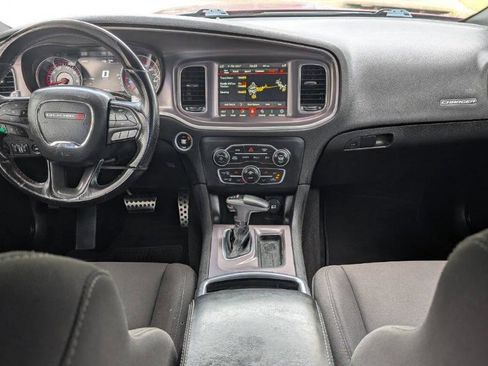 Used 2019 Dodge Charger Scat Pack RWD image 12