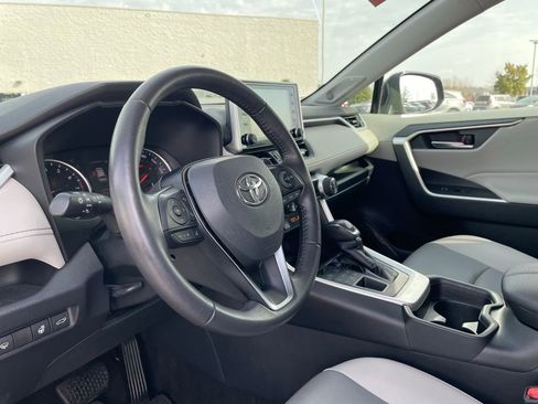 Used 2019 Toyota RAV4 XLE Premium w/ Advanced Technology Package image 10