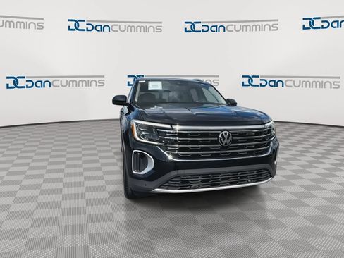 Used 2024 Volkswagen Atlas SEL AWD/4WD image 3