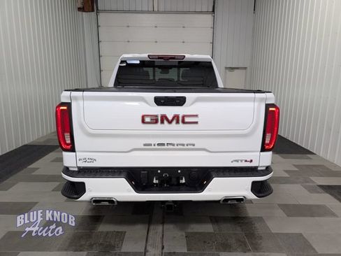Used 2024 GMC Sierra 1500 AT4 w/ Technology Package AWD/4WD image 4