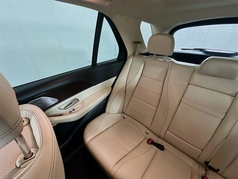 Used 2020 Mercedes-Benz GLE 350 w/ Premium Package image 12