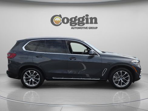 Used 2019 BMW X5 xDrive50i w/ Parking Assistance Package image 7