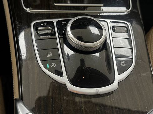 Used 2018 Mercedes-Benz GLC 300 4MATIC image 21