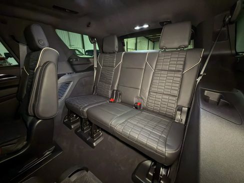 Used 2024 Cadillac Escalade V AWD/4WD image 11