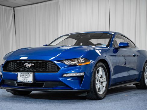 Certified 2022 Ford Mustang Coupe image 3