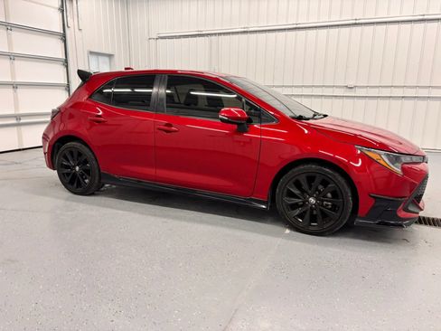 Used 2021 Toyota Corolla SE w/ Special Edition FWD image 2