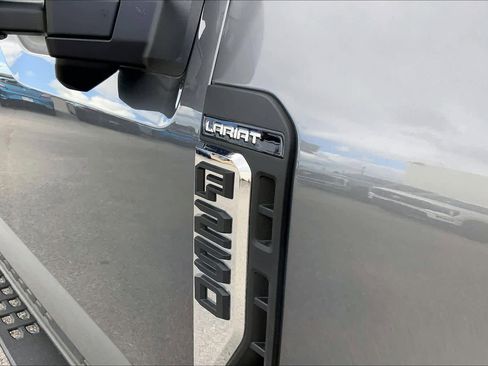 Used 2025 Ford F250 Lariat w/ Tremor Off-Road Package image 9