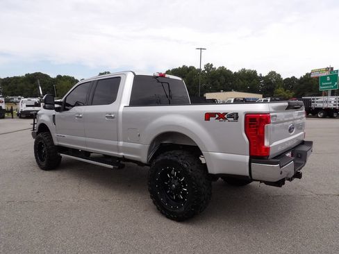 Used 2019 Ford F250 Lariat w/ Lariat Ultimate Package AWD/4WD image 4