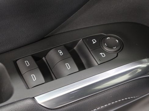 Used 2025 Chevrolet Traverse LT w/ Driver Confidence Package FWD image 7