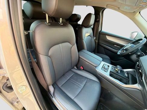 New 2026 MAZDA CX-90 Plug-In Hybrid w/ Preferred AWD/4WD image 17