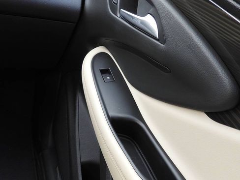 Used 2020 Buick Envision Essence w/ LPO, Interior Luxury Package FWD image 41