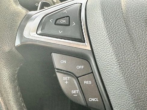 Used 2017 Ford Fusion SE w/ Equipment Group 202A image 12