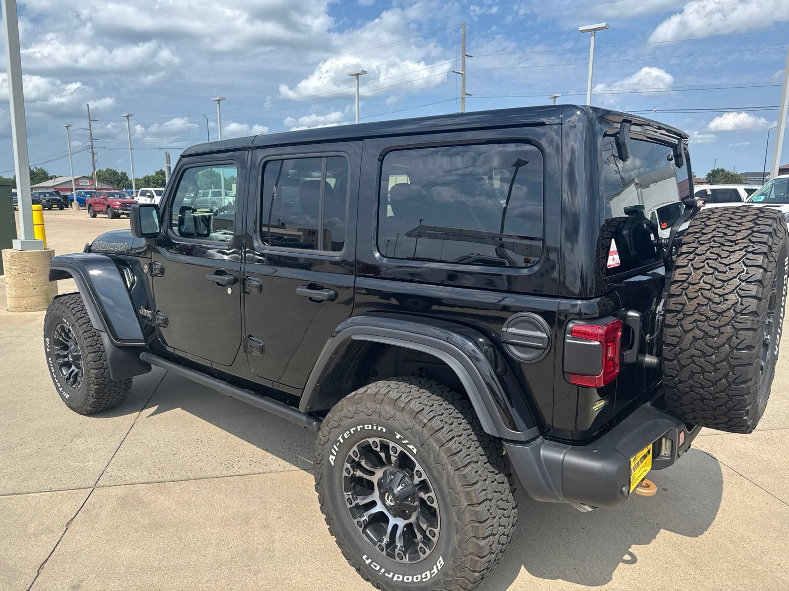 Used 2022 Jeep Wrangler Unlimited Rubicon w/ Trailer Tow Package AWD/4WD image 5