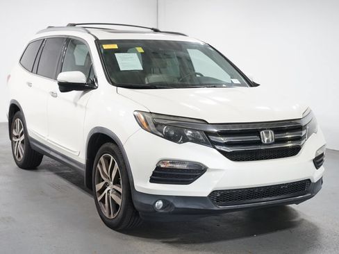 Used 2016 Honda Pilot Touring image 3