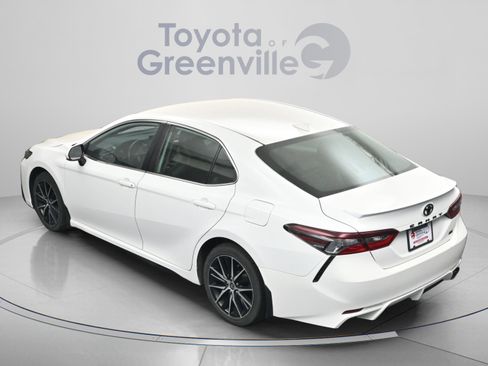 Certified 2024 Toyota Camry SE FWD image 9