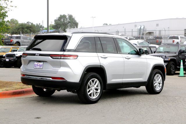 Used 2025 Jeep Grand Cherokee Laredo X w/ Luxury Tech Group I AWD/4WD image 5