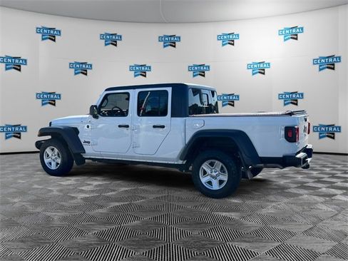 Certified 2022 Jeep Gladiator Sport image 4