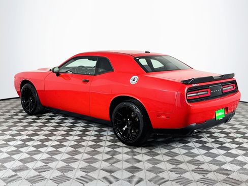 Used 2016 Dodge Challenger SXT RWD image 6
