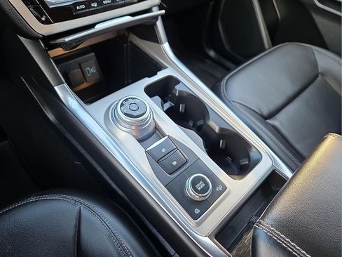 Certified 2023 Ford Explorer XLT w/ Equipment Group 202A image 25