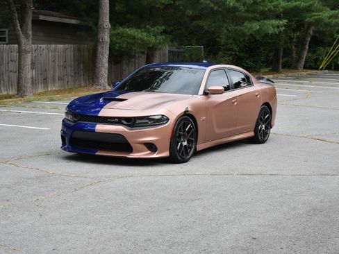Used 2019 Dodge Charger Scat Pack RWD image 2