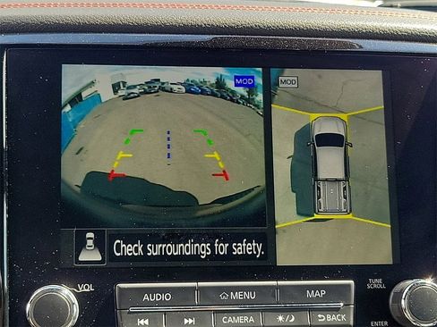 Used 2023 Nissan Titan PRO-4X w/ Pro-4x Convenience Package image 12