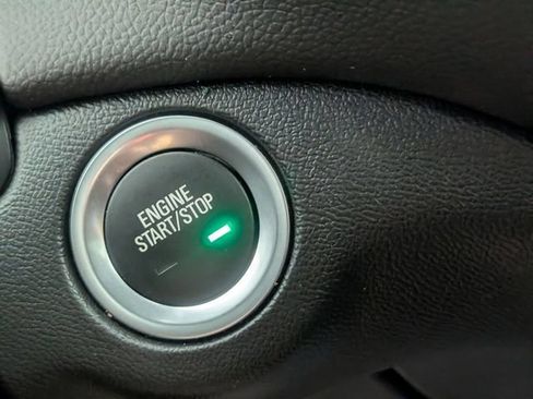 Used 2023 Chevrolet Equinox LT FWD image 24