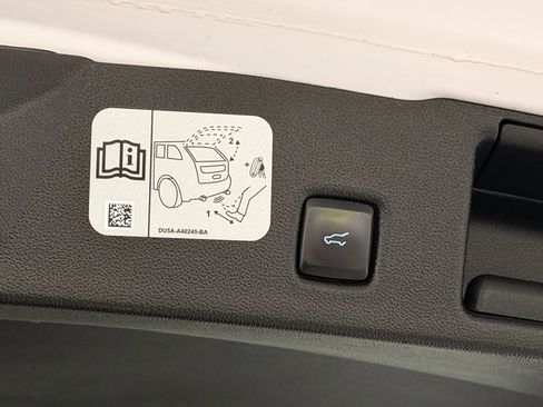 Used 2020 Ford Escape SEL FWD image 21