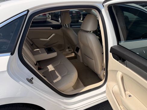 Used 2014 Volkswagen Passat TDI SE image 27