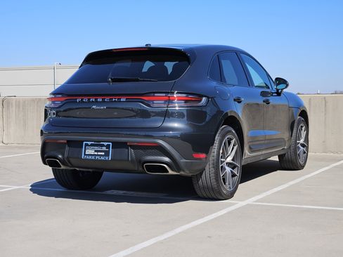 Certified 2025 Porsche Macan image 8