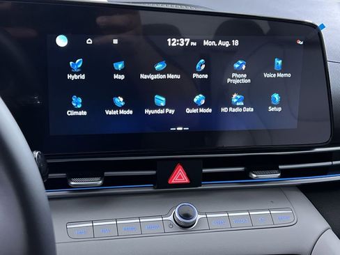 New 2025 Hyundai Elantra Limited image 26