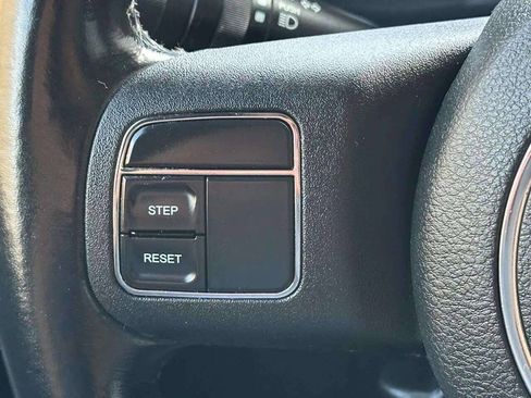 Used 2012 Jeep Wrangler Unlimited Sahara AWD/4WD image 30