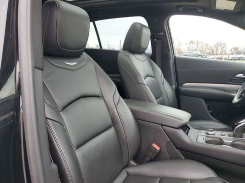 Used 2021 Cadillac XT4 Premium Luxury w/ Cold Weather Package image 31