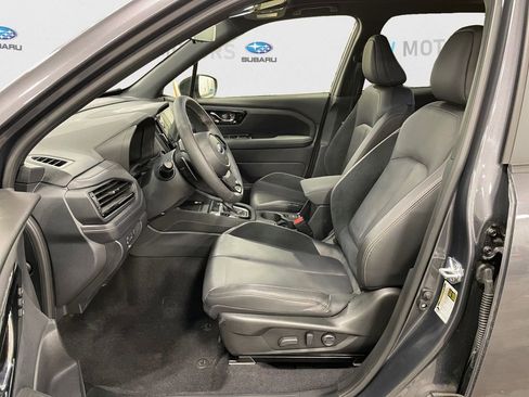 Used 2025 Subaru Forester Touring image 9