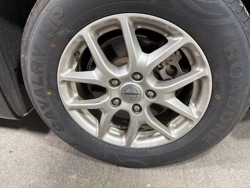 Used 2023 Chrysler Pacifica Touring-L image 36