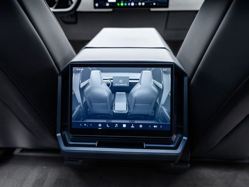 Used 2024 Tesla Cybertruck AWD Crew Cab image 46